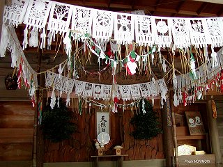 天岩戸神社　神楽殿　02